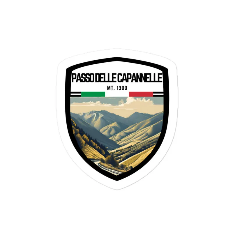 Adesivo Passo delle Capannelle 10x10cm – Sticker Vinile Resistente per Amanti della Montagna | Porta con Te il Tuo Viaggio in Abruzzo