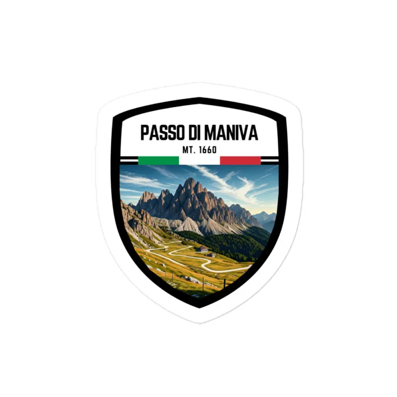 Adesivo Passo di Maniva 10×10 cm – Sticker da Viaggio Ricordo per Motociclisti e Viaggiatori