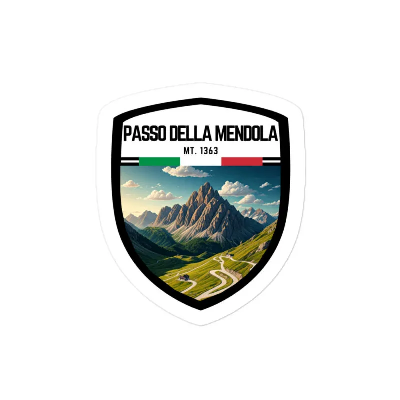 Adesivo Passo della Mendola 10×10 cm – Sticker da Viaggio Ricordo per Motociclisti e Viaggiatori