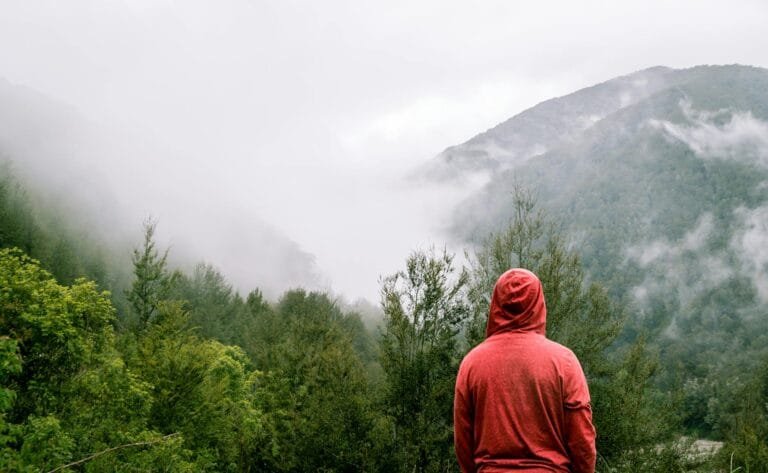 Come affrontare il maltempo in viaggio outdoor: consigli e accessori indispensabili Come affrontare il maltempo in viaggio outdoor: consigli e accessori indispensabili